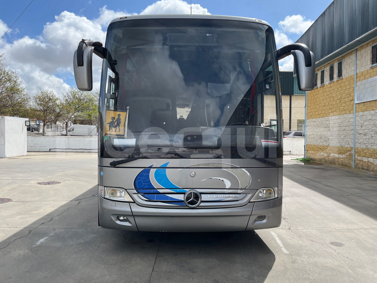 Mercedes-Benz Tourismo - Távolsági busz: 2 kép. Mercedes-Benz Tourismo - Távolsági busz: 2 kép.