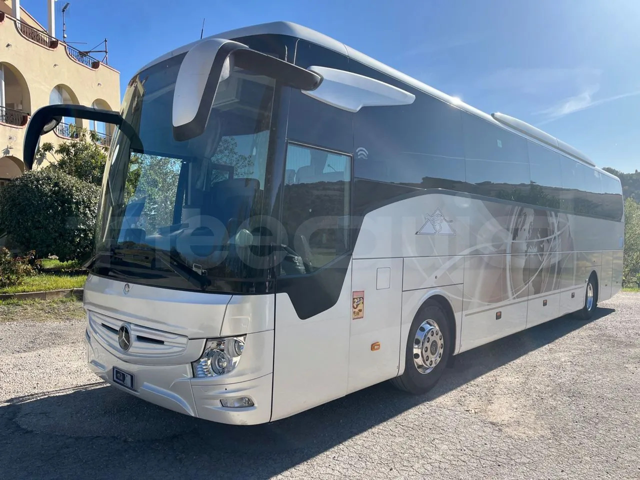 Mercedes-Benz Tourismo - Távolsági busz: 4 kép. Mercedes-Benz Tourismo - Távolsági busz: 4 kép.