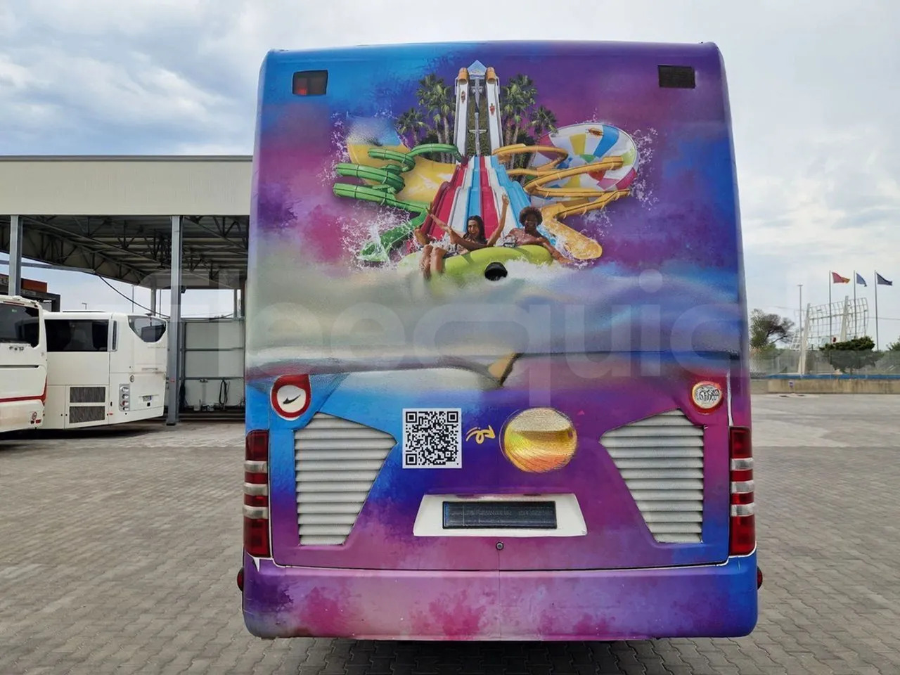 Mercedes-Benz Tourismo - Távolsági busz: 5 kép. Mercedes-Benz Tourismo - Távolsági busz: 5 kép.