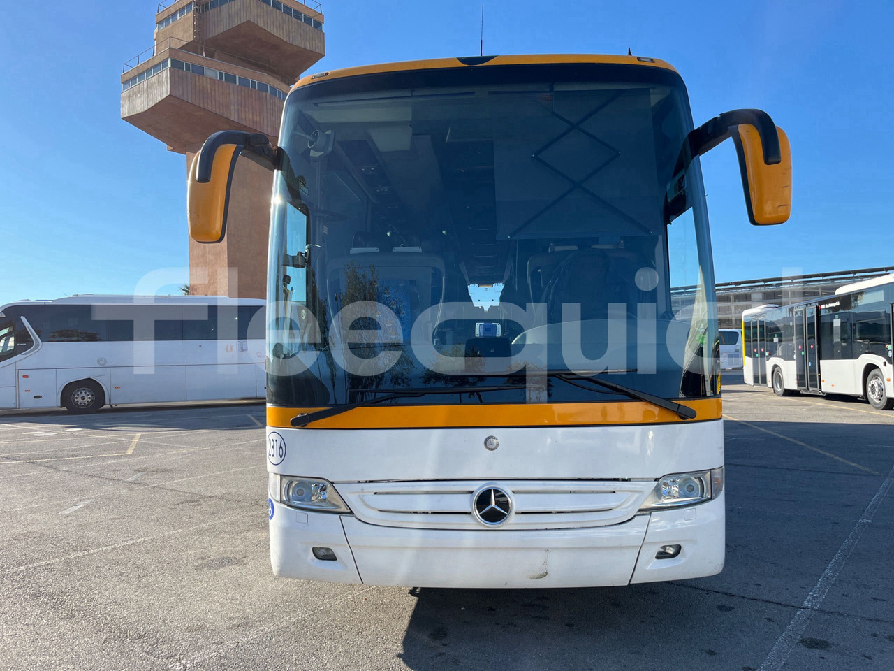 Mercedes-Benz Tourismo - Távolsági busz: 2 kép. Mercedes-Benz Tourismo - Távolsági busz: 2 kép.