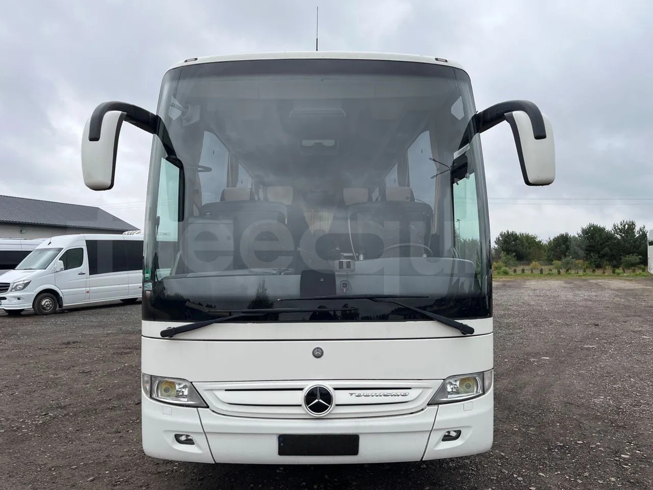 Mercedes-Benz Tourismo - Távolsági busz: 2 kép. Mercedes-Benz Tourismo - Távolsági busz: 2 kép.
