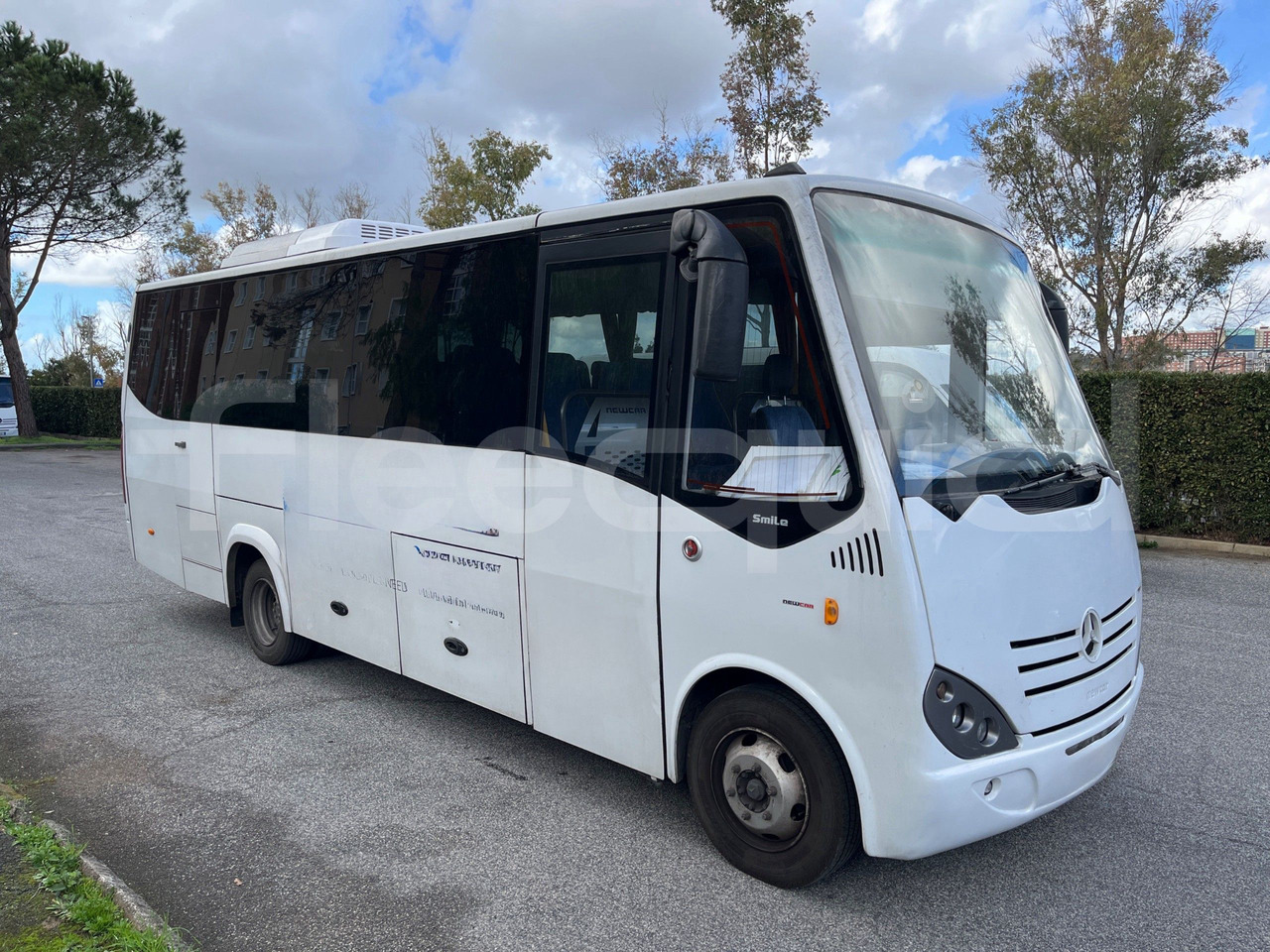 Mercedes-Benz Vario - Távolsági busz: 1 kép. Mercedes-Benz Vario - Távolsági busz: 1 kép.