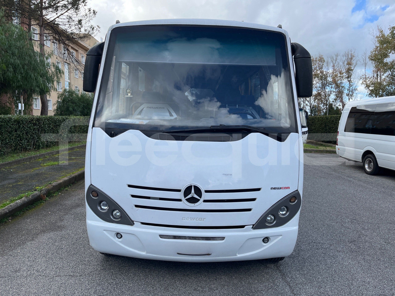 Mercedes-Benz Vario - Távolsági busz: 2 kép. Mercedes-Benz Vario - Távolsági busz: 2 kép.