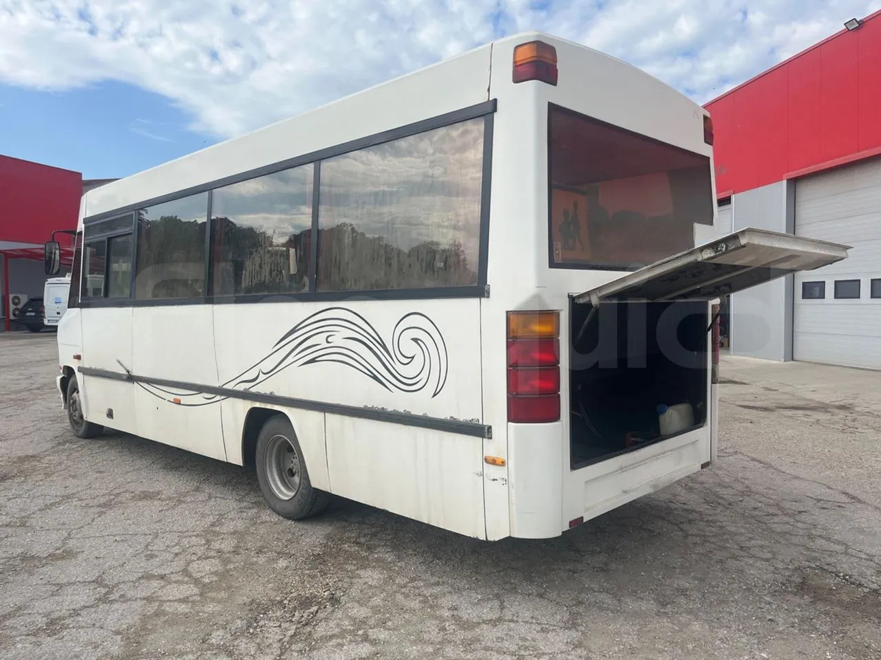 Mercedes-Benz Vario - Minibusz, Kisbusz: 5 kép. Mercedes-Benz Vario - Minibusz, Kisbusz: 5 kép.