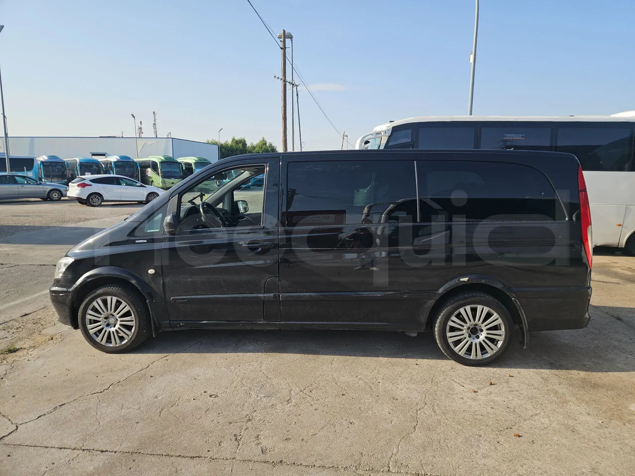 Mercedes-Benz Vito Tourer - Minibusz, Kisbusz: 5 kép. Mercedes-Benz Vito Tourer - Minibusz, Kisbusz: 5 kép.
