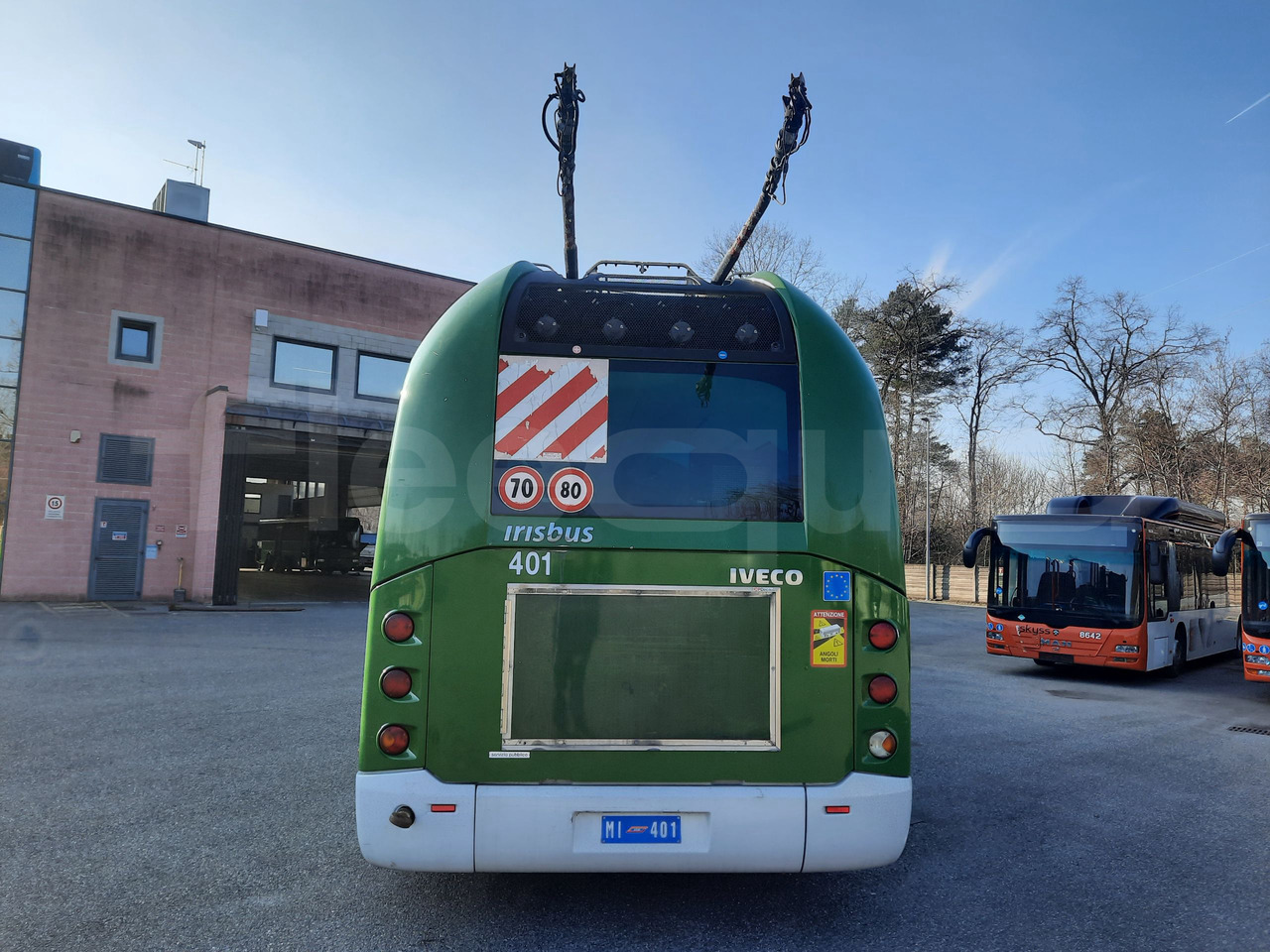 N. 6 Irisbus Cristalis ETB 18 - Városi busz: 5 kép. N. 6 Irisbus Cristalis ETB 18 - Városi busz: 5 kép.