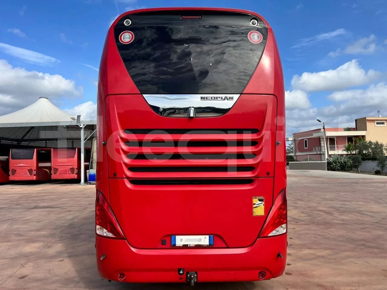 Neoplan Skyliner - Távolsági busz: 5 kép. Neoplan Skyliner - Távolsági busz: 5 kép.