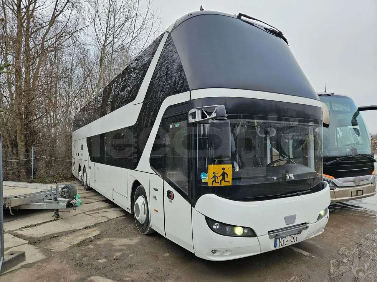 Neoplan Skyliner - Emeletes busz: 1 kép. Neoplan Skyliner - Emeletes busz: 1 kép.