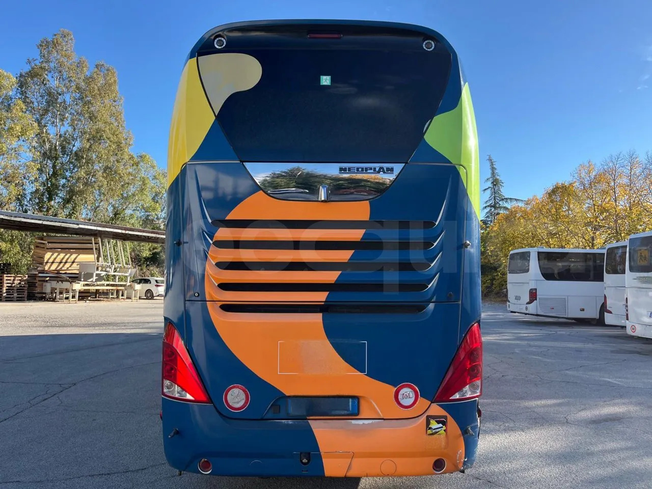 Neoplan Skyliner - Távolsági busz: 5 kép. Neoplan Skyliner - Távolsági busz: 5 kép.