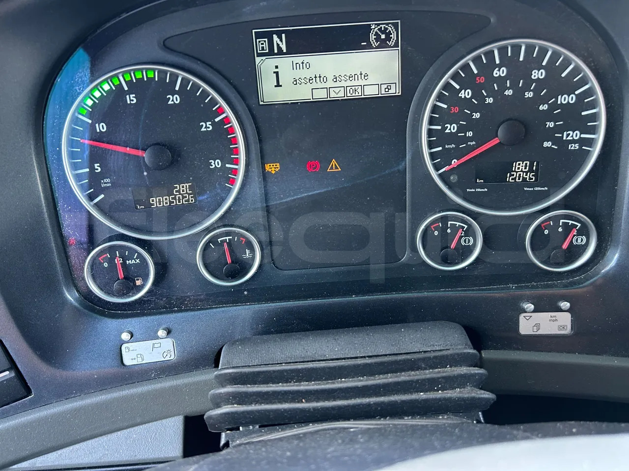 Neoplan Starliner - Távolsági busz: 3 kép. Neoplan Starliner - Távolsági busz: 3 kép.