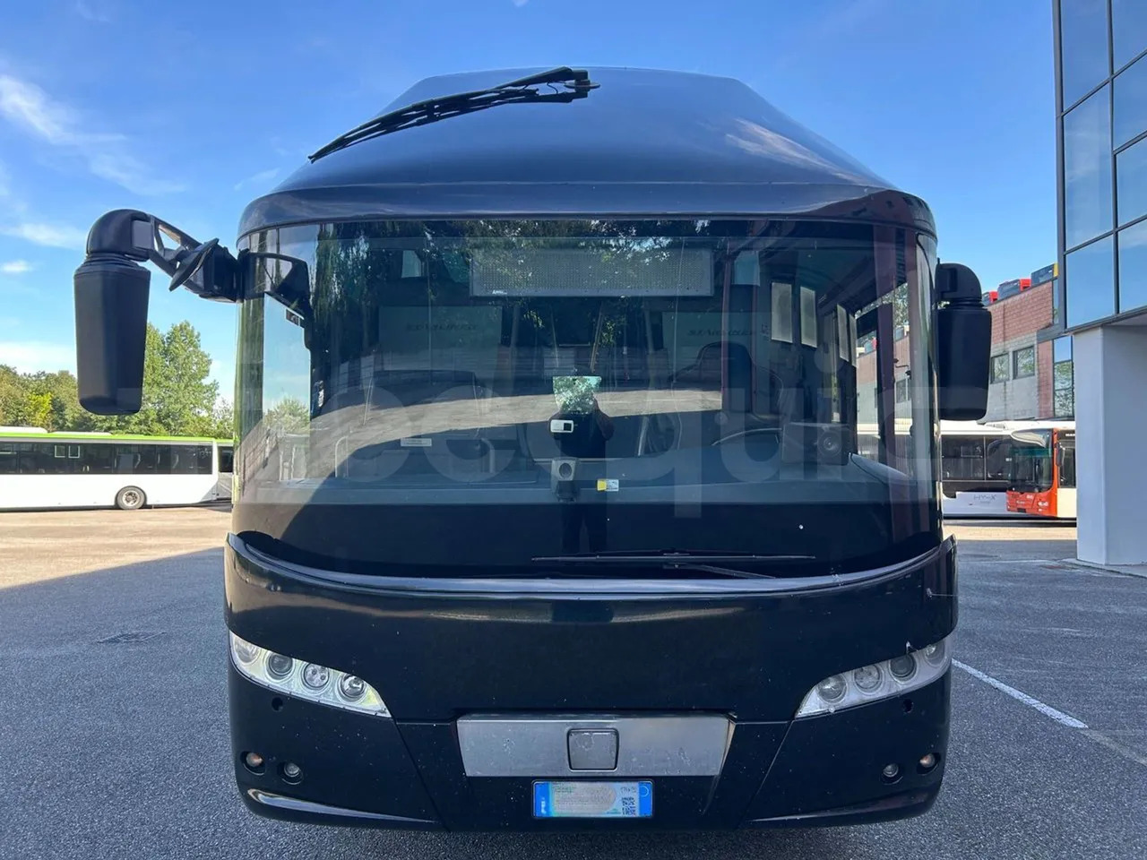 Neoplan Starliner - Távolsági busz: 2 kép. Neoplan Starliner - Távolsági busz: 2 kép.