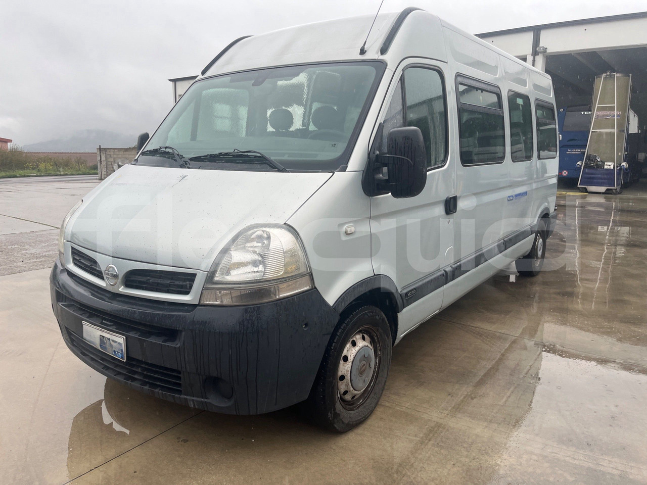 Nissan Interstar - Minibusz, Kisbusz: 3 kép. Nissan Interstar - Minibusz, Kisbusz: 3 kép.