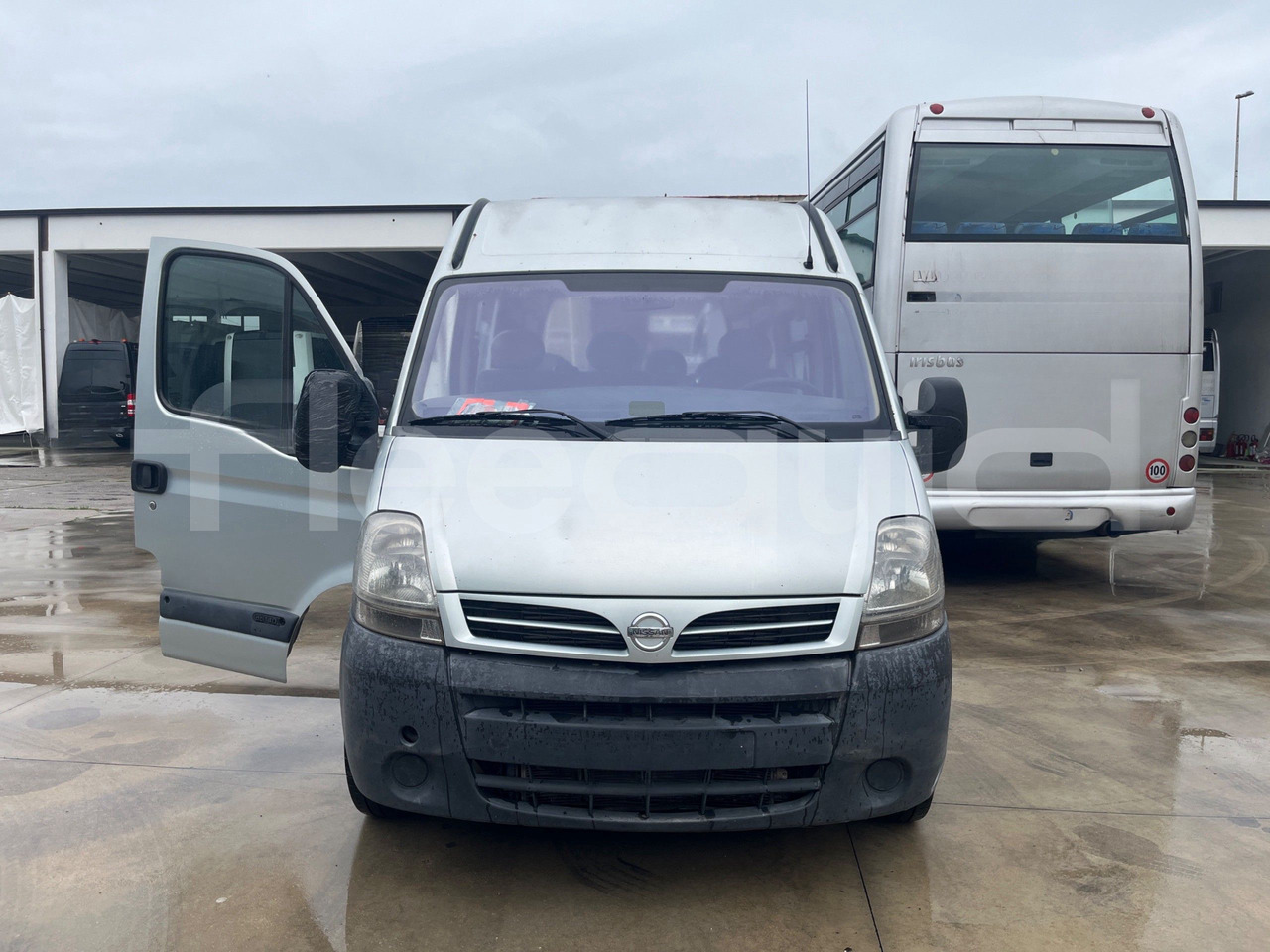 Nissan Interstar - Minibusz, Kisbusz: 2 kép. Nissan Interstar - Minibusz, Kisbusz: 2 kép.