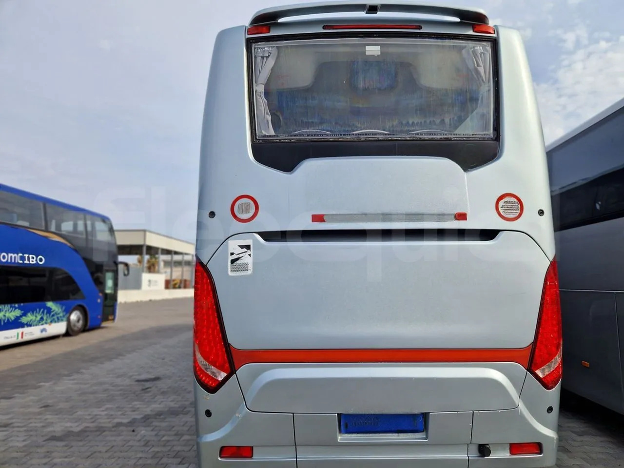 Scania Touring HD - Távolsági busz: 5 kép. Scania Touring HD - Távolsági busz: 5 kép.