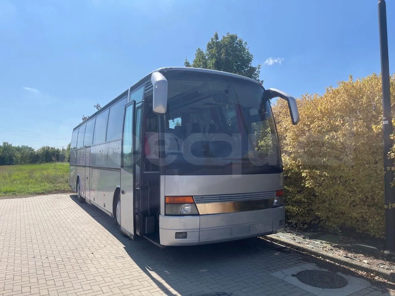Setra S315 - Távolsági busz: 4 kép. Setra S315 - Távolsági busz: 4 kép.