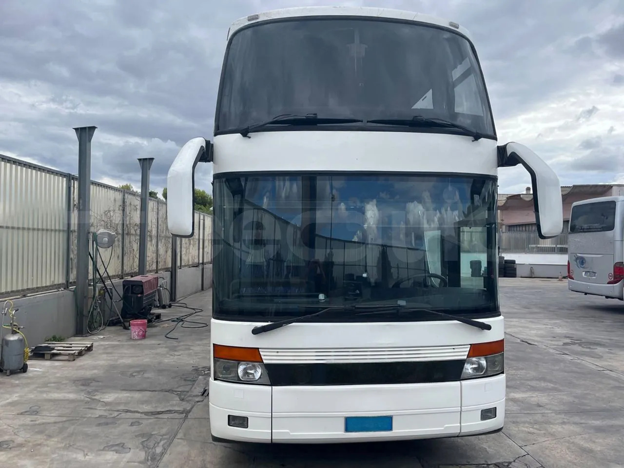 Setra S328 - Emeletes busz: 2 kép. Setra S328 - Emeletes busz: 2 kép.