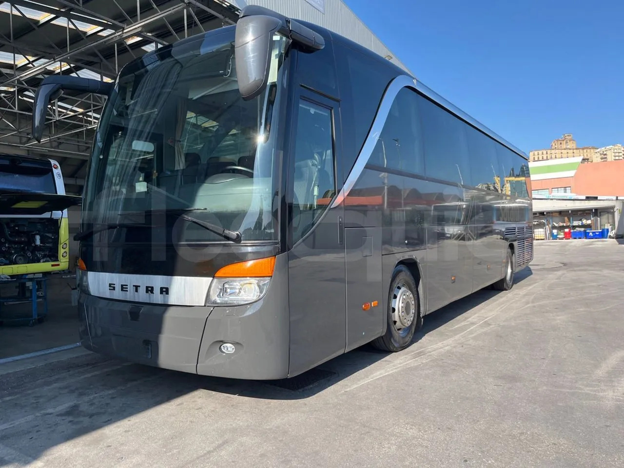 Setra S415 - Távolsági busz: 4 kép. Setra S415 - Távolsági busz: 4 kép.