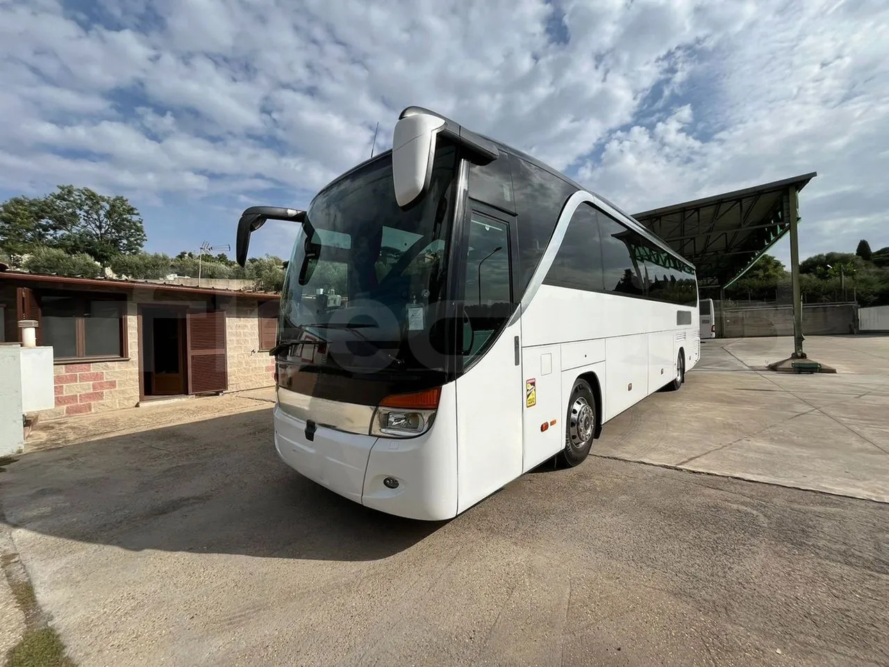 Setra S415 - Távolsági busz: 4 kép. Setra S415 - Távolsági busz: 4 kép.