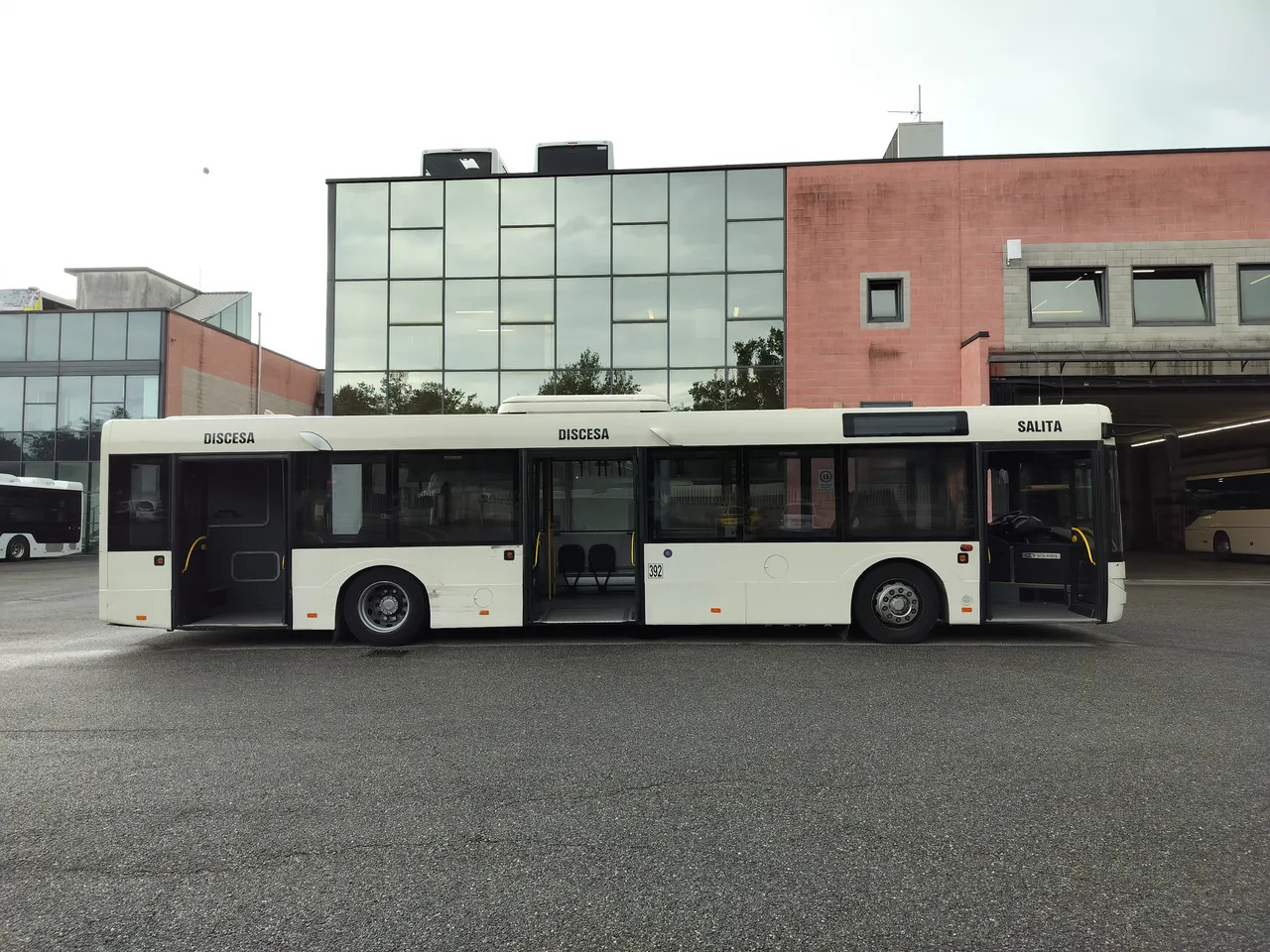 Városi busz Solaris Urbino: 11 kép. Városi busz Solaris Urbino: 11 kép.