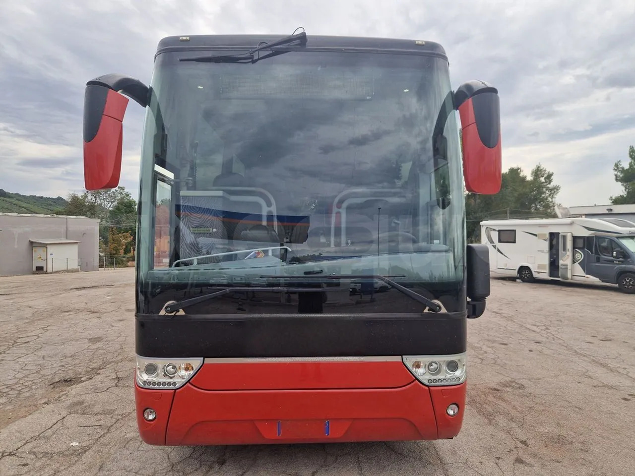 Van Hool Acron - Távolsági busz: 2 kép. Van Hool Acron - Távolsági busz: 2 kép.