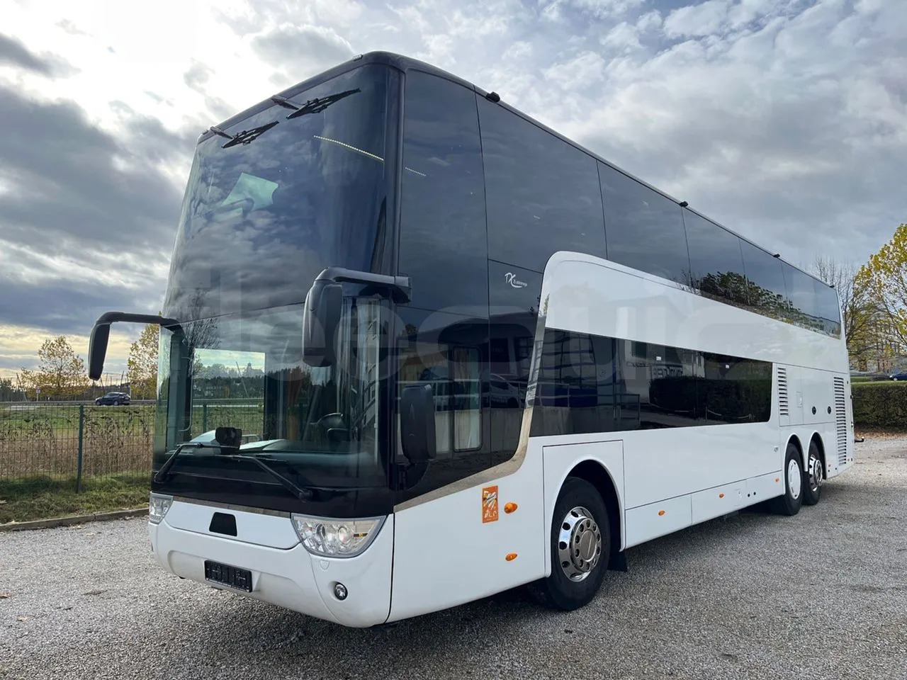 Van Hool Astromega - Távolsági busz: 4 kép. Van Hool Astromega - Távolsági busz: 4 kép.