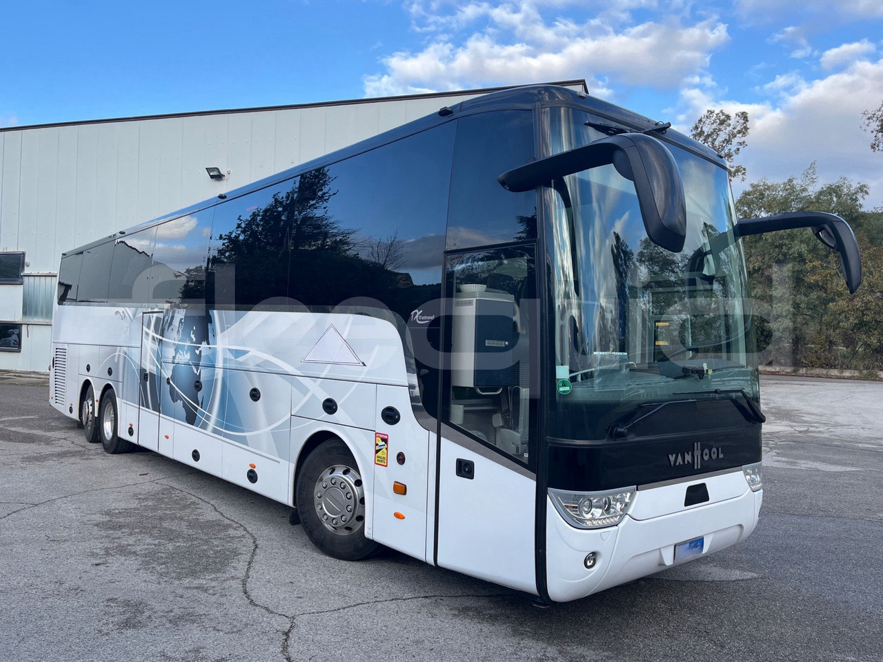 Van Hool Astron - Távolsági busz: 1 kép. Van Hool Astron - Távolsági busz: 1 kép.