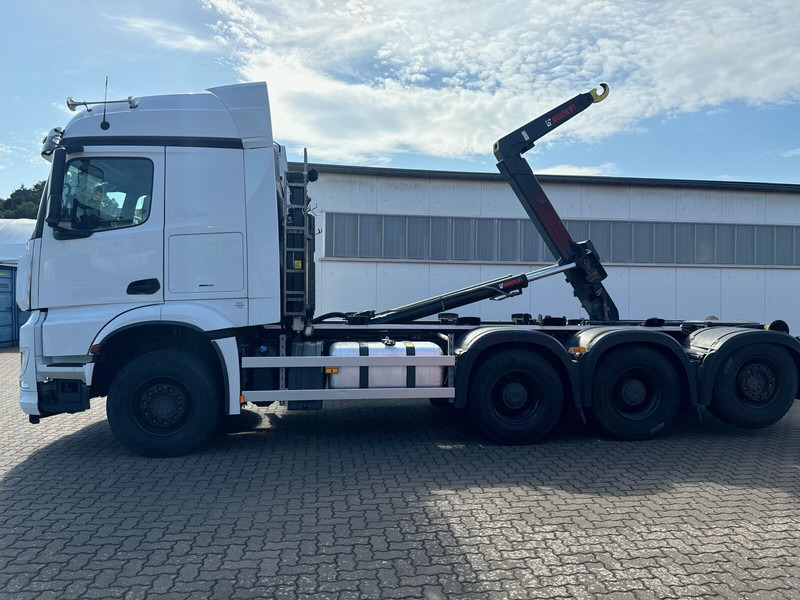 Mercedes-Benz Arocs MP5 3253 8x4 Tridem ARK HIAB 24 to - Horgos rakodó teherautó: 2 kép. Mercedes-Benz Arocs MP5 3253 8x4 Tridem ARK HIAB 24 to - Horgos rakodó teherautó: 2 kép.