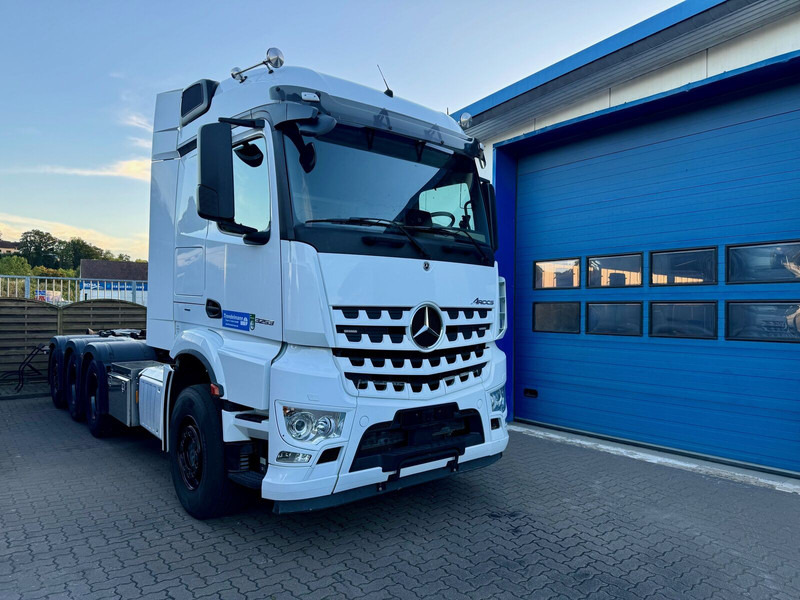 Mercedes-Benz Arocs MP5 3253 8x4 Tridem ARK HIAB 24 to - Horgos rakodó teherautó: 4 kép. Mercedes-Benz Arocs MP5 3253 8x4 Tridem ARK HIAB 24 to - Horgos rakodó teherautó: 4 kép.