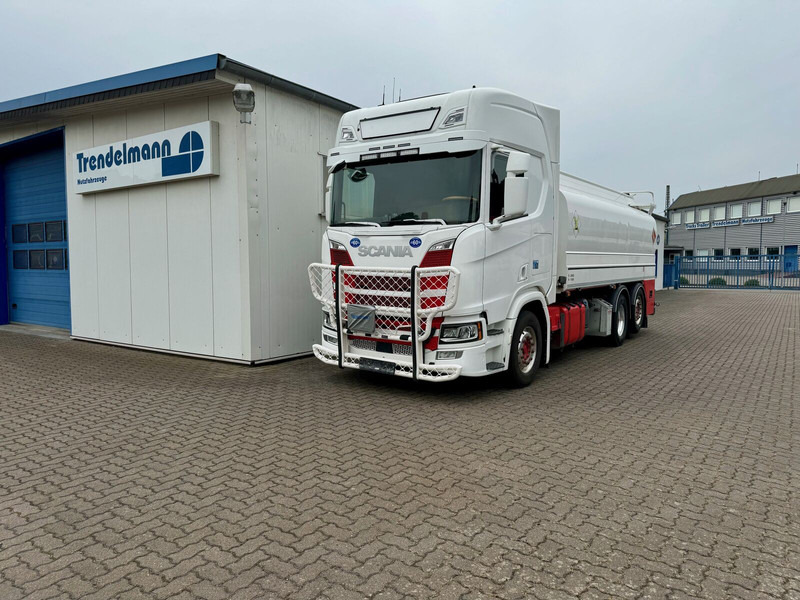 Scania R 500 Tankwagen Benzin-Diesel Oben und Unten Belfüllung - Tartályos teherautó: 1 kép. Scania R 500 Tankwagen Benzin-Diesel Oben und Unten Belfüllung - Tartályos teherautó: 1 kép.