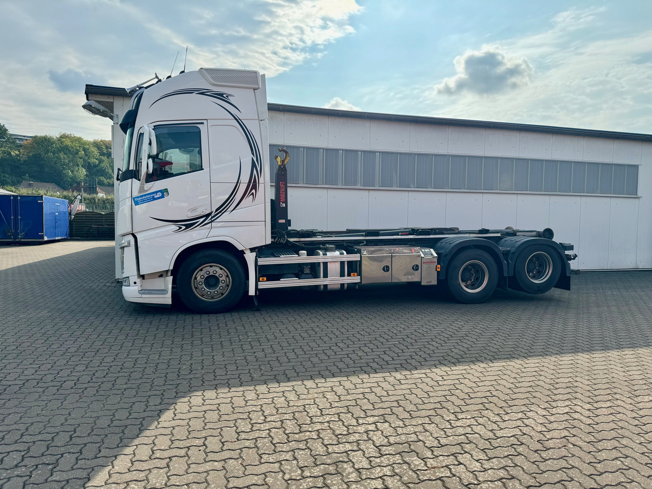 VOLVO Fh-13-540 6x4R - Horgos rakodó teherautó: 3 kép. VOLVO Fh-13-540 6x4R - Horgos rakodó teherautó: 3 kép.