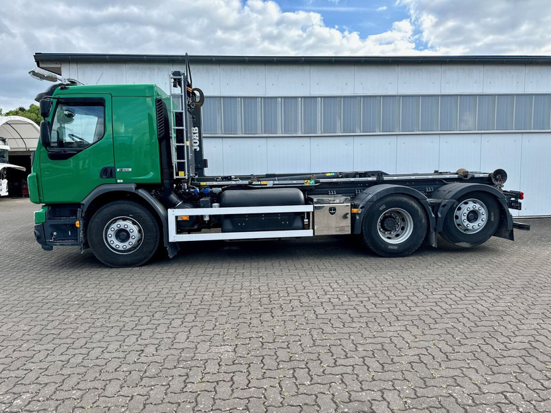 Volvo FE 330 6x2 Hooklift Joab 20 to 5400 mm Lenkachse - Horgos rakodó teherautó: 3 kép. Volvo FE 330 6x2 Hooklift Joab 20 to 5400 mm Lenkachse - Horgos rakodó teherautó: 3 kép.