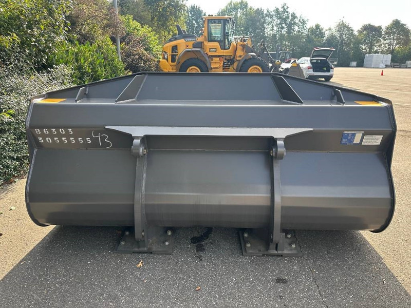 Volvo L90H bucket - Kanál - Építőipari gépek: 5 kép. Volvo L90H bucket - Kanál - Építőipari gépek: 5 kép.