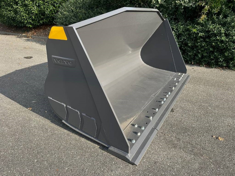 Volvo L90H bucket - Kanál - Építőipari gépek: 2 kép. Volvo L90H bucket - Kanál - Építőipari gépek: 2 kép.