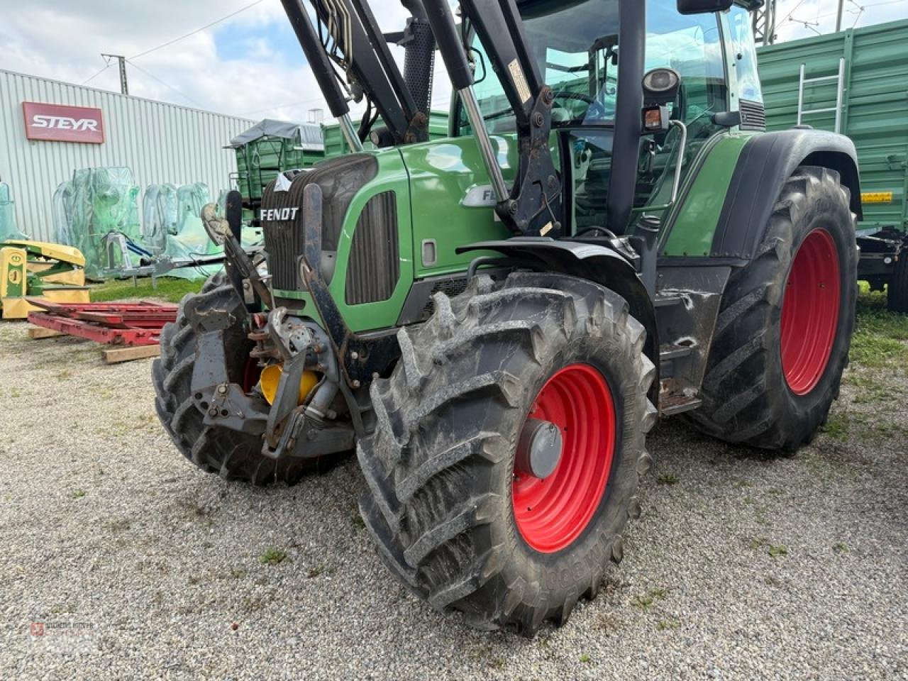 Fendt FARMER 415 TMS - Traktor: 2 kép. Fendt FARMER 415 TMS - Traktor: 2 kép.