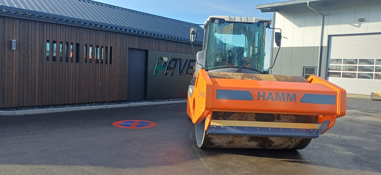 HAMM HC 200i - Talajtömörítő: 3 kép. HAMM HC 200i - Talajtömörítő: 3 kép.
