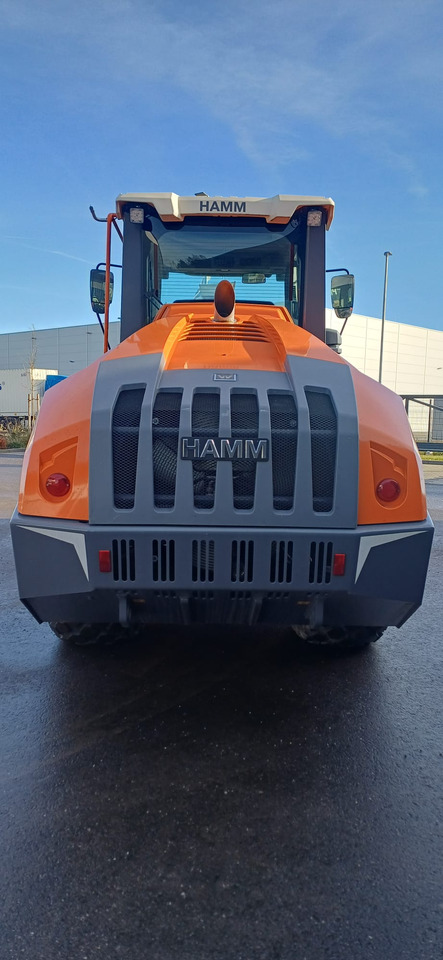 HAMM HC 200i - Talajtömörítő: 4 kép. HAMM HC 200i - Talajtömörítő: 4 kép.