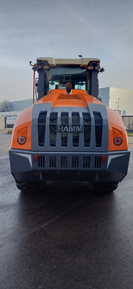 HAMM HC 200i - Talajtömörítő: 4 kép. HAMM HC 200i - Talajtömörítő: 4 kép.