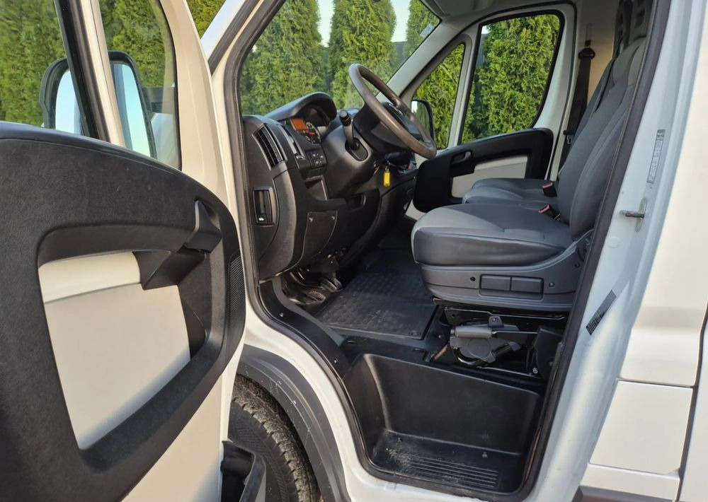 Fiat DUCATO 2.3 150KM / - Duplakabinos kisteherautó: 4 kép. Fiat DUCATO 2.3 150KM / - Duplakabinos kisteherautó: 4 kép.