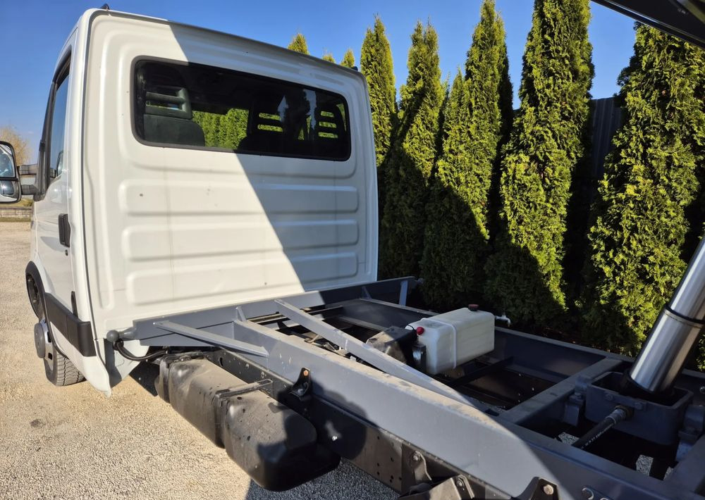 Iveco 35c15 3.0 150KM - Billenőplatós kisteherautó: 5 kép. Iveco 35c15 3.0 150KM - Billenőplatós kisteherautó: 5 kép.