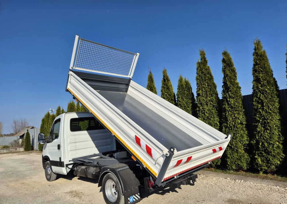 Iveco 35c15 3.0 150KM - Billenőplatós kisteherautó: 3 kép. Iveco 35c15 3.0 150KM - Billenőplatós kisteherautó: 3 kép.