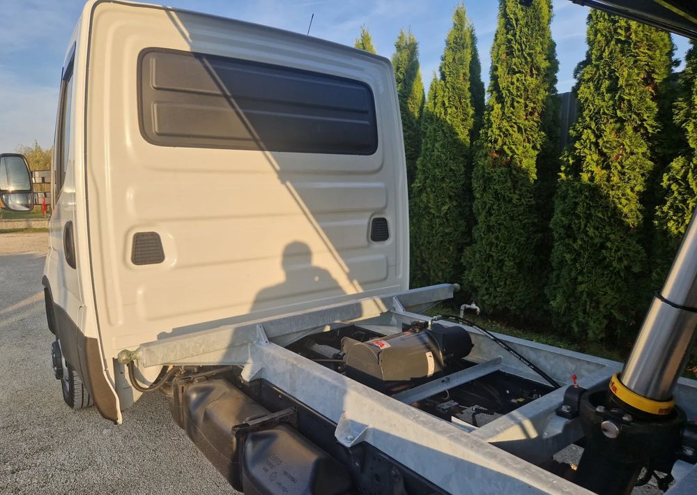 Iveco 35c15 3.0 - Billenőplatós kisteherautó: 5 kép. Iveco 35c15 3.0 - Billenőplatós kisteherautó: 5 kép.