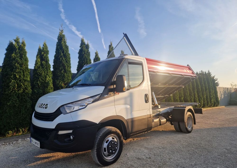 Iveco 35c15 3.0 - Billenőplatós kisteherautó: 2 kép. Iveco 35c15 3.0 - Billenőplatós kisteherautó: 2 kép.