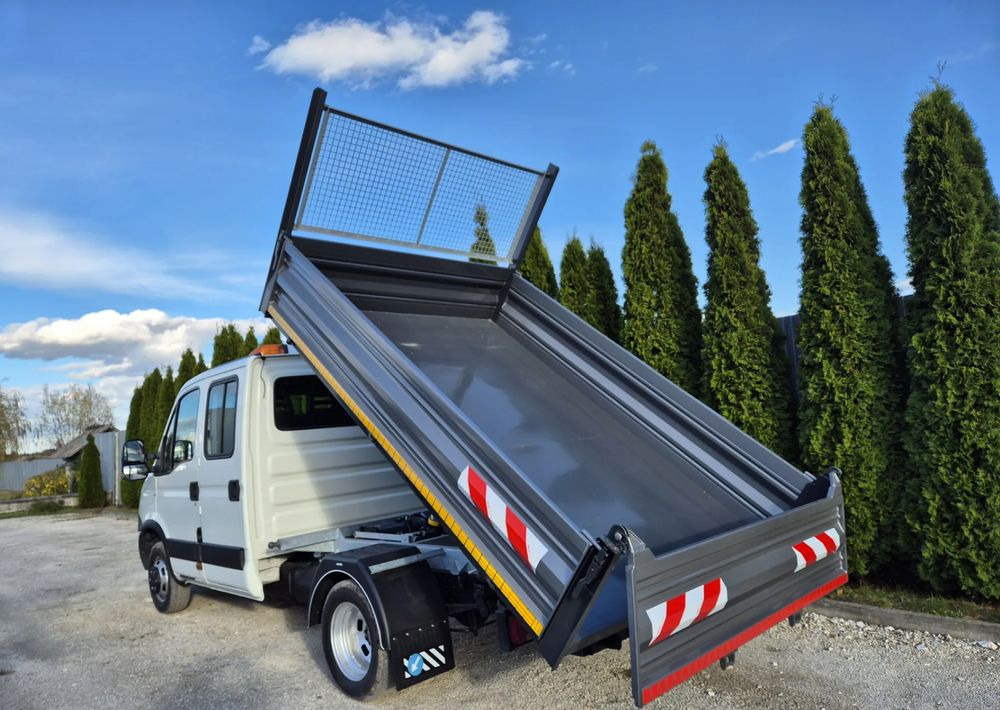 Iveco 35c17 3.0 Brygadówka - Billenőplatós kisteherautó: 3 kép. Iveco 35c17 3.0 Brygadówka - Billenőplatós kisteherautó: 3 kép.