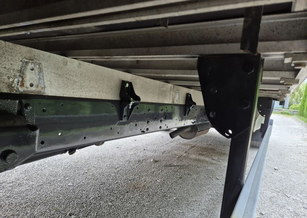 Iveco 65c17 70c17 50c15 3.0 170KM - Platós kisteherautó: 5 kép. Iveco 65c17 70c17 50c15 3.0 170KM - Platós kisteherautó: 5 kép.