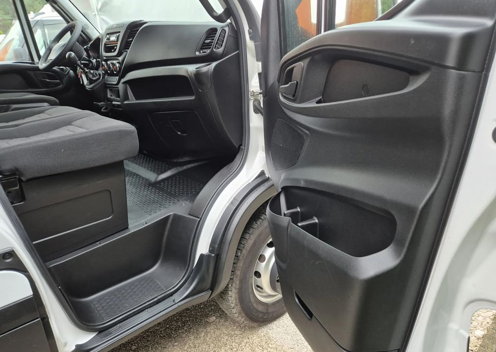 Iveco 70C17 3.0 170KM Skrzyniowy lízing Iveco 70C17 3.0 170KM Skrzyniowy: 7 kép.