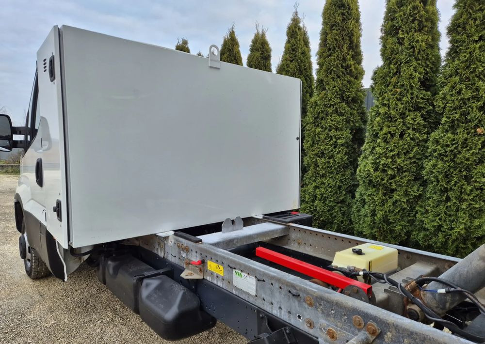 Iveco IVECO 35C17 3.0 170KM *HIMATIC* - Billenőplatós kisteherautó: 4 kép. Iveco IVECO 35C17 3.0 170KM *HIMATIC* - Billenőplatós kisteherautó: 4 kép.