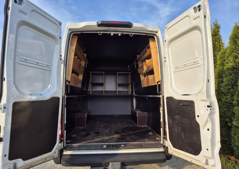 Iveco Iveco 35s18 3.0 180KM Brygadówka manual - Duplakabinos kisteherautó: 4 kép. Iveco Iveco 35s18 3.0 180KM Brygadówka manual - Duplakabinos kisteherautó: 4 kép.