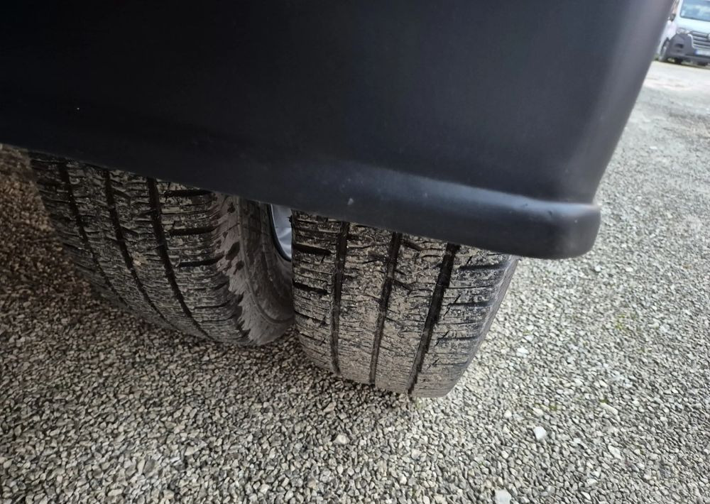 Dobozos kisteherautó Nissan ATLEON 3.0 150KM: 19 kép. Dobozos kisteherautó Nissan ATLEON 3.0 150KM: 19 kép.