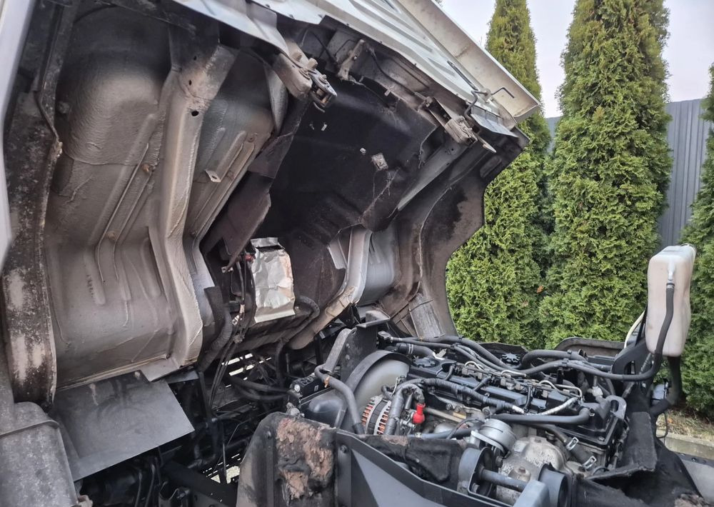 Dobozos kisteherautó Nissan ATLEON 3.0 150KM: 16 kép. Dobozos kisteherautó Nissan ATLEON 3.0 150KM: 16 kép.