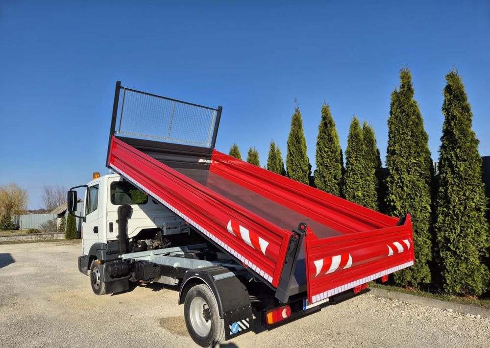 Nissan Atleon 56.13 3.0 130KM - Billenőplatós kisteherautó: 3 kép. Nissan Atleon 56.13 3.0 130KM - Billenőplatós kisteherautó: 3 kép.